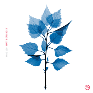 我脱了麻麻的内裤让我看见了
